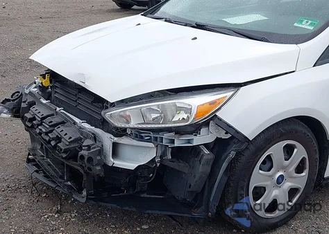 2016 Ford Focus S from USA, damaged, VIN 1FADP3E25GL385045
